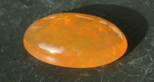 Feuer-Opal cab. Oval Top Qualität mit Schimmer